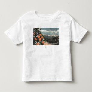 山が付いているオレンジ果樹園の眺め トドラーTシャツ