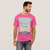 山が山と月の活動を呼んでいる Tシャツ (正面フル)