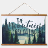 山が鳴っている |キャンプ引用文 吊り下げ型タペストリー (正面)