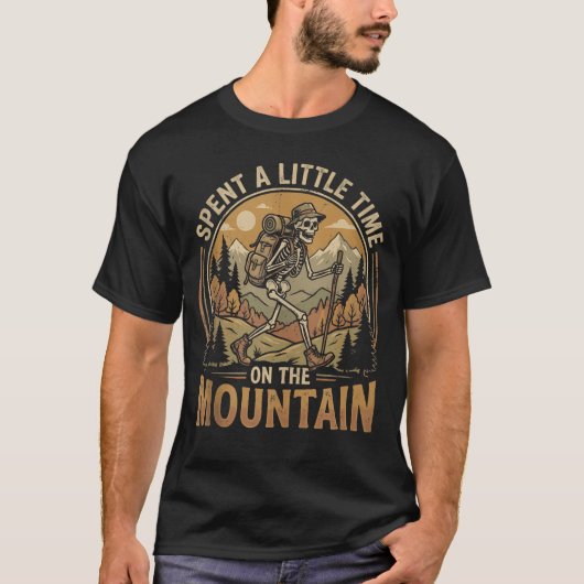 山で過ごすちょっとした時間 楽しい Tシャツ (正面)