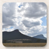 山とドラマチックな雲の下の突然 コースター (正面)