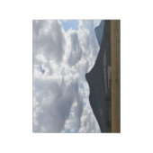 山とドラマチックな雲の下の突然 ノートパッド (回転)