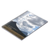 山とドラマチックな雲の下の突然 ノートブック (左側)