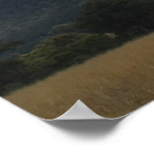 山とドラマチックな雲の下の突然 ポスター (角)