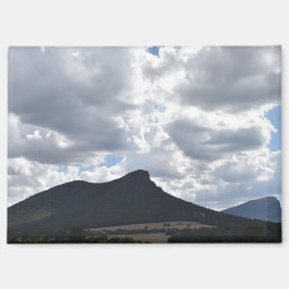 山とドラマチックな雲の下の突然 マグネット