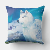 山と北の光を持つハスキー犬 クッション (正面)