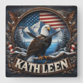 山と国旗に覆われたハゲのワシ スクエア壁時計 (正面)