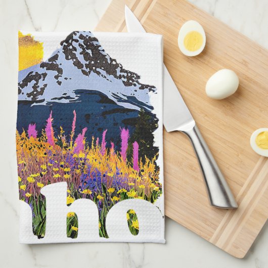 山と山花のあるアイダホの形 キッチンタオル (四つ折り)