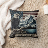 山と旗の背景を持つワシ クッション (ブランケット)