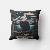 山と旗を持つ枝に止まったワシ クッション (裏面)