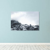 山と柔らかい雲の鋭いエッジ キャンバスプリント (インサイチュ (ウッドフロア))
