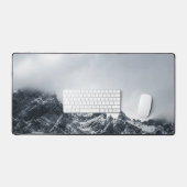 山と柔らかい雲の鋭いエッジ デスクマット (キーボード&マウス)
