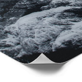 山と柔らかい雲の鋭いエッジ ポスター (角)