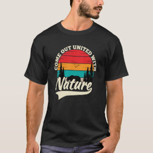山と森のシーンシルエット19 Tシャツ