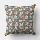 山と森の模様のコーギー クッション (裏面)