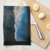 山と湖の風光明媚な自然写真 キッチンタオル (四つ折り)