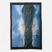 山と湖の風光明媚な自然写真 キッチンタオル (縦)