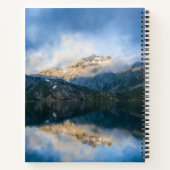 山と湖の風光明媚な自然写真 ノートブック (裏面)
