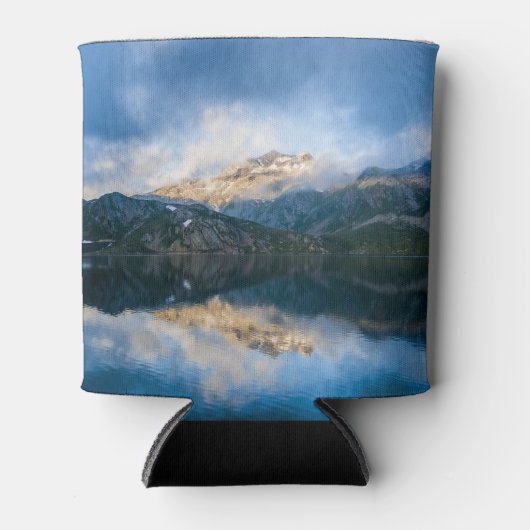 山と湖の風光明媚な自然写真 缶クーラー (正面)