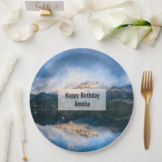 山と湖景勝地自然写真誕生日 ペーパープレート (ウェディング)