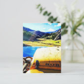 山と黄色いジープの上 ポストカード (スタンド正面)