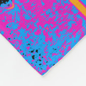 山に乗る – 山のバイクもしくは自転車に乗る人 フリースブランケット (角)