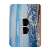 山に対して赤ワインのグラスを2つ マグネット (縦)