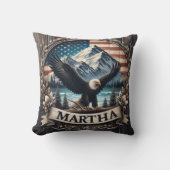 山に広がるワシ クッション (正面)