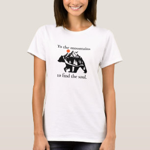 山に魂を見つけること Tシャツ