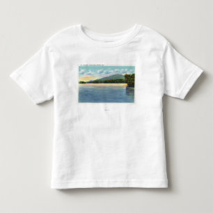 山のアンパーサンドの中間のSaranac湖の概観 トドラーTシャツ