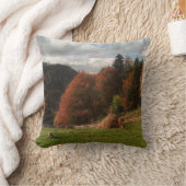 山のキツネと干し草の山の秋 クッション (ブランケット)