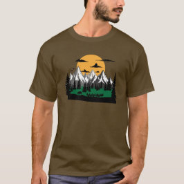 山のグラフィックでのハイキングとキャンプ Tシャツ