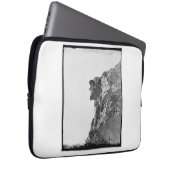 山のコンピュータのケースの老人 ラップトップスリーブ (正面右)