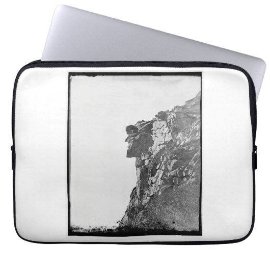 山のコンピュータのケースの老人 ラップトップスリーブ (正面)