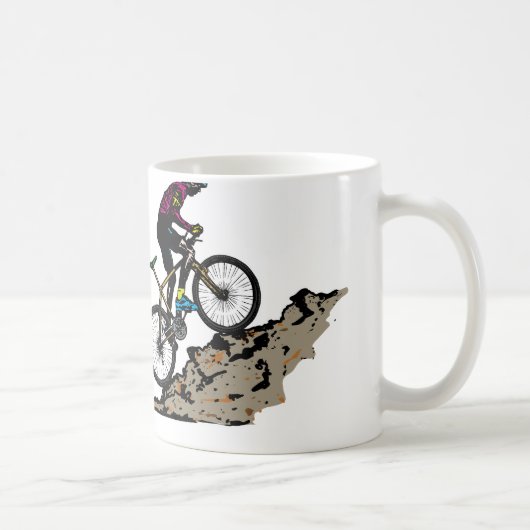 山のバイクもしくは自転車に乗る人 コーヒーマグカップ (右)