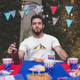 山のミニマル主義者のように堅実である Tシャツ