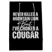 山のライオンを殺したことはないが、私は部屋を詰め込んだ ミディアムペーパーバッグ (裏面)