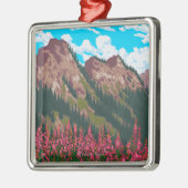 山のヴィンテージ旅行ポスターを持つFireweed メタルオーナメント (左)