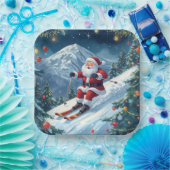 山の上でサンタクロースとスキーのクリスマス ペーパープレート (パーティー)