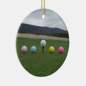 山の上の明るい色のゴルフボール セラミックオーナメント (右)