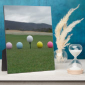 山の上の明るい色のゴルフボール フォトプラーク (側面)