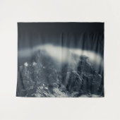 山の上の暗闇と白い雲 タペストリー (正面(横))