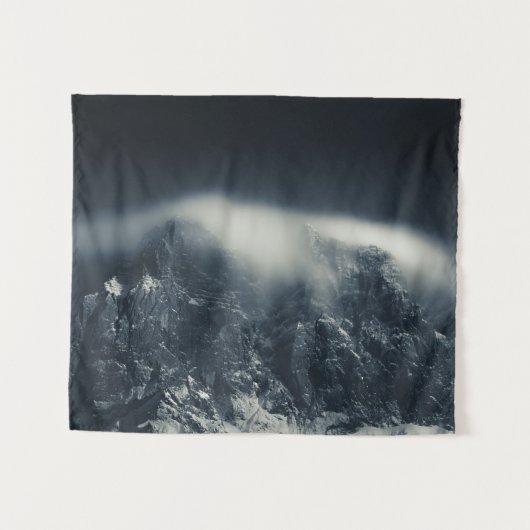 山の上の暗闇と白い雲 タペストリー (正面(横))