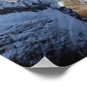 山の上の最初の雪 ポスター (角)