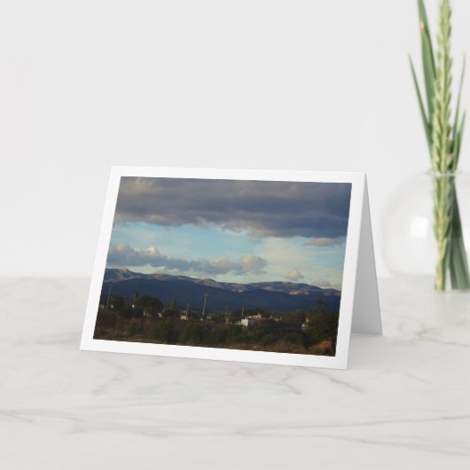 山の上の灰色の嵐のスペインの雲 カード (正面)