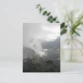 山の上の灰色の霧の雲 シーズンポストカード (スタンド正面)