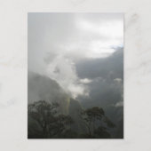 山の上の灰色の霧の雲 シーズンポストカード (正面)