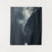 山の上の闇と雨雲 タペストリー (正面)