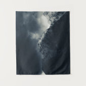山の上の闇と雨雲 タペストリー (正面)