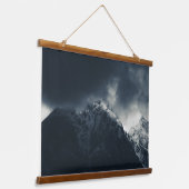 山の上の闇と雨雲 吊り下げ型タペストリー (傾斜あり)